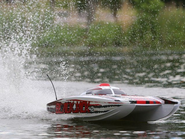 white and red Blackjack 42" 8S Brushless Catamaran RTR - Boats - view 16