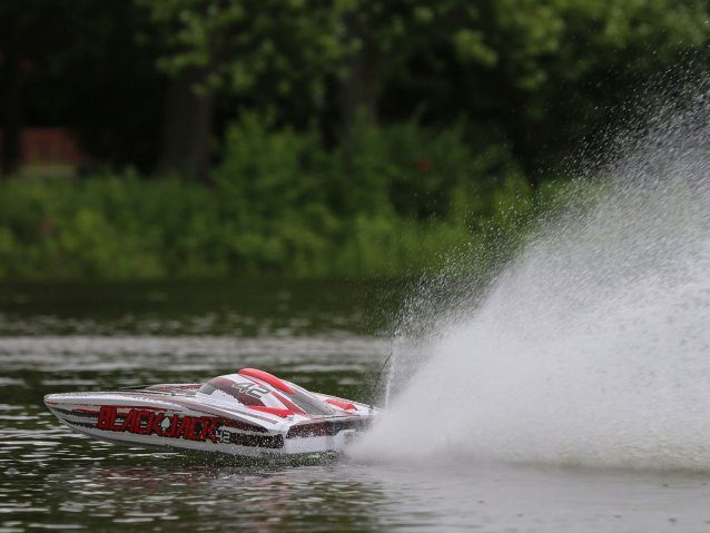 white and red Blackjack 42" 8S Brushless Catamaran RTR - Boats - view 17