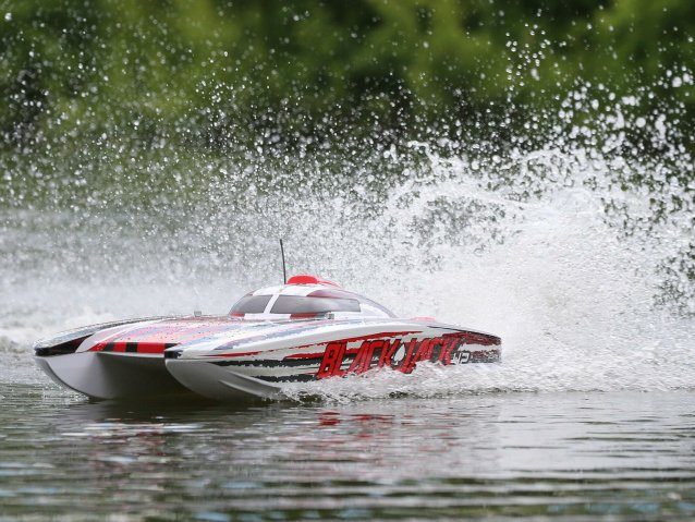 white and red Blackjack 42" 8S Brushless Catamaran RTR - Boats - view 18