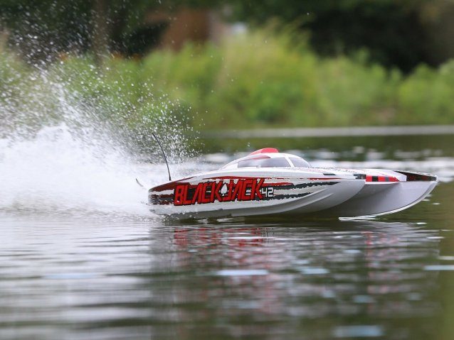 white and red Blackjack 42" 8S Brushless Catamaran RTR - Boats - view 21