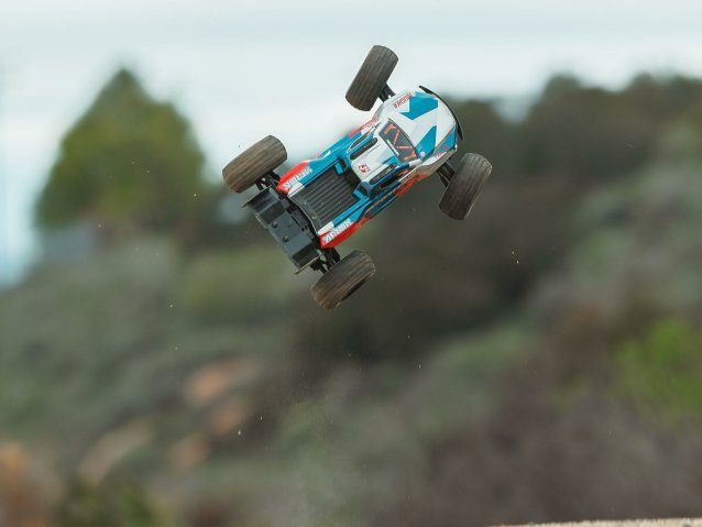 RED AND BLUE 1/16 MINI KRATON 3S DSC 4X4 RTR WITH BATTERY AND CHARGER - Cars - view 15