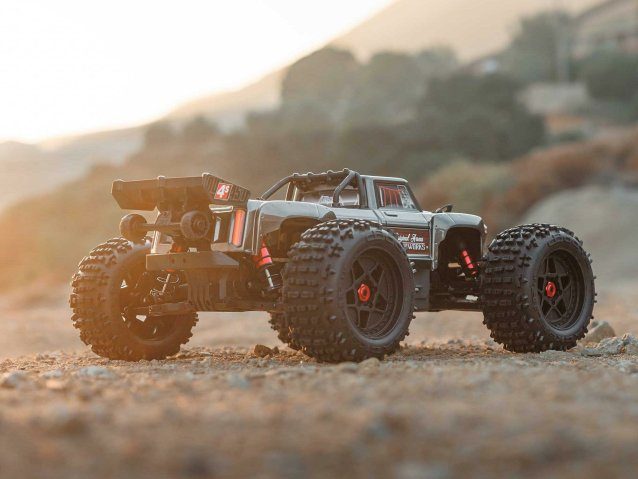 gun metal 1/10 OUTCAST 4S 4X4 BLX Stunt MT (with Centre Diff) - Cars - view 13