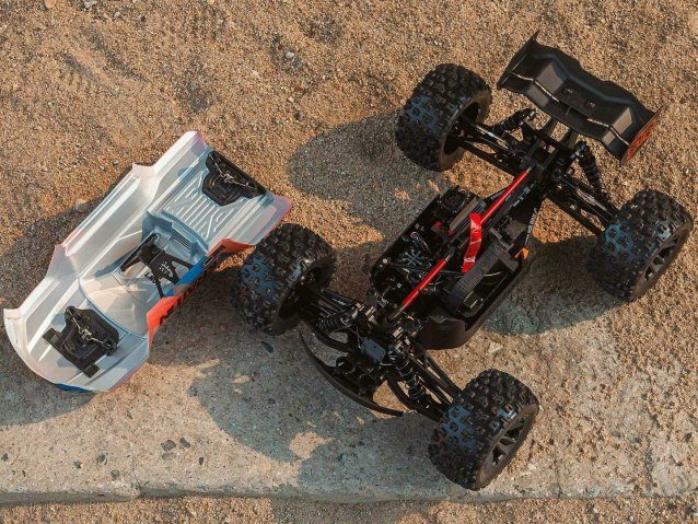 pink and blue 1/8 KRATON 6S V6 4X4 BLX Speed Monster Truck RTR - Cars - view 10