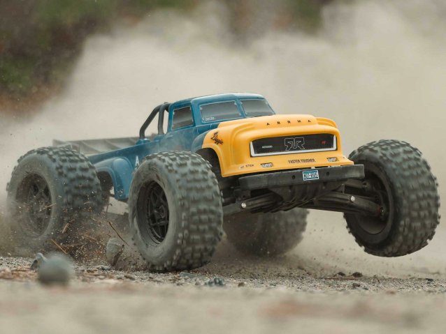 blue 1/8 NOTORIOUS 6S V6 4X4 BLX Stunt Truck RTR - Cars - view 18