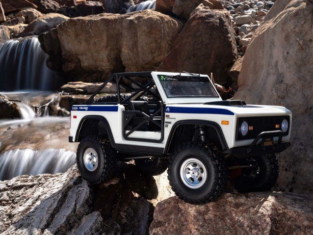 white 1/10 SCX10 III Early Ford Bronco 4WD Rock Crawler RTR - Cars - view 3