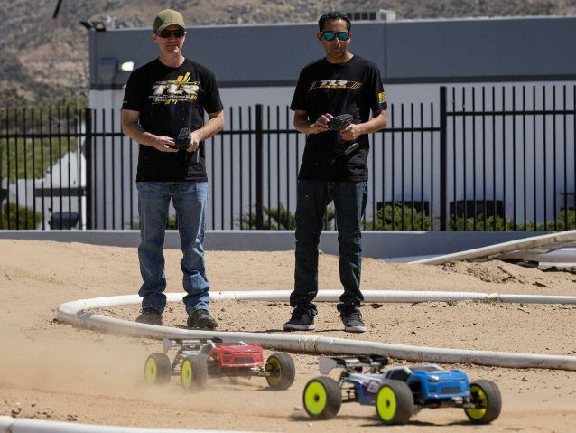 1/8 8IGHT-XTE 4WD Sensored Brushless Racing Truggy RTR - Cars - view 22