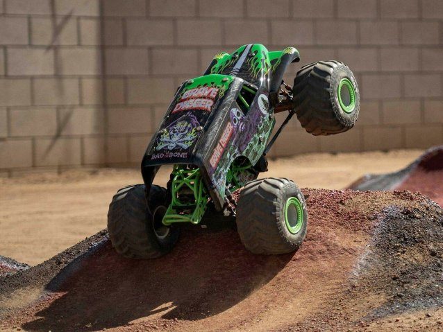 1/8 LMT 2.0 Grave Digger 4X4 Solid Axle Monster Truck RTR - Cars - view 15