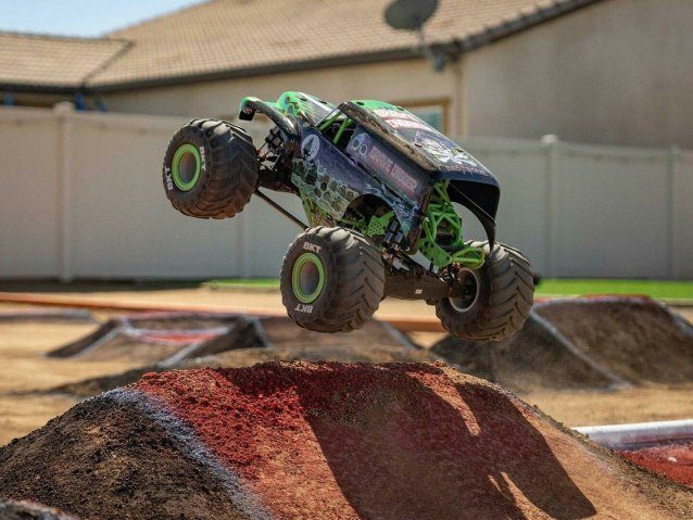 1/8 LMT 2.0 Grave Digger 4X4 Solid Axle Monster Truck RTR - Cars - view 16