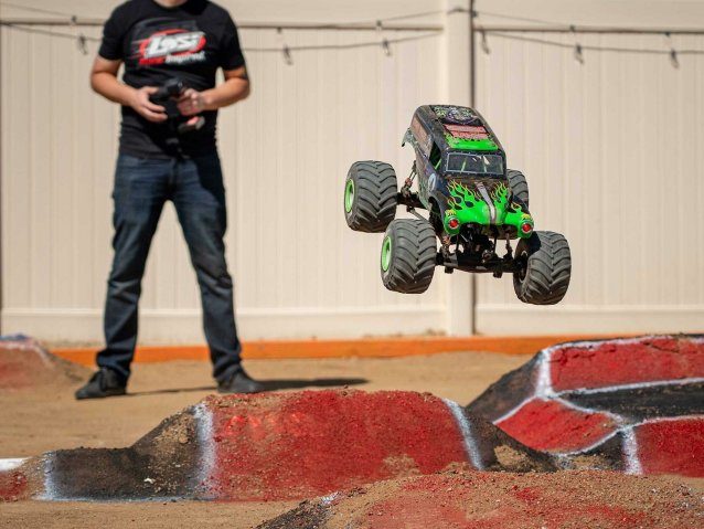 1/8 LMT 2.0 Grave Digger 4X4 Solid Axle Monster Truck RTR - Cars - view 17