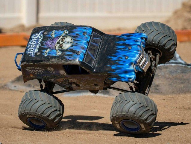 1/8 LMT 2.0 Son-Uva Digger 4X4 Solid Axle Monster Truck RTR - Cars - view 13