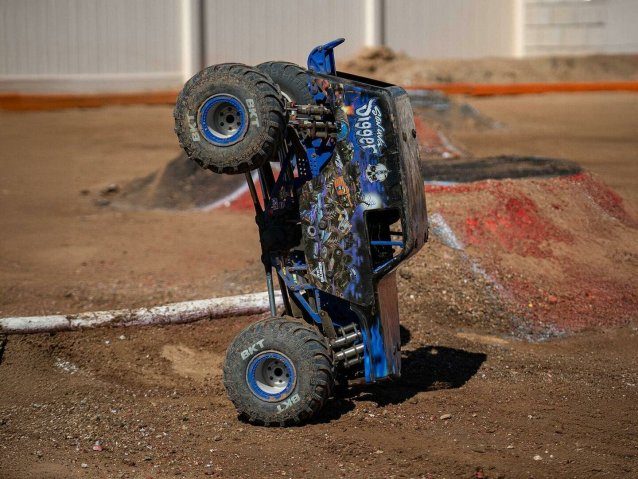 1/8 LMT 2.0 Son-Uva Digger 4X4 Solid Axle Monster Truck RTR - Cars - view 15