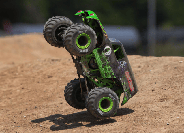 LOSI 1/18 Mini LMT 4WD Brushed Monster Truck RTR Grave Digger - Cars - view 17