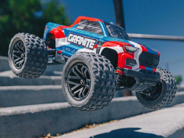 blue 1/18 GRANITE GROM MEGA 4X4 MT with Battery & Charger - Cars - view 6
