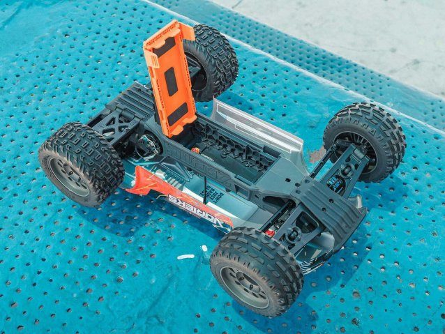 orange 1/10 VORTEKS MEGA 550 4X2 ST with battery and charger - Cars - view 9