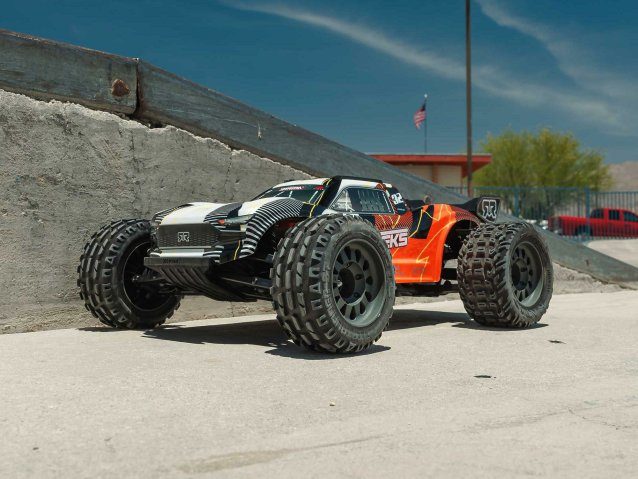 orange 1/10 VORTEKS MEGA 550 4X2 ST with battery and charger - Cars - view 14