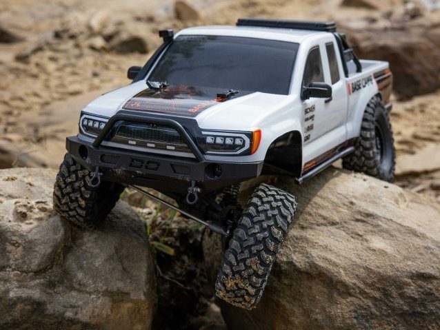 white 1/10 SCX10 III Base Camp 4X4 Rock Crawler RTR - Cars - view 19
