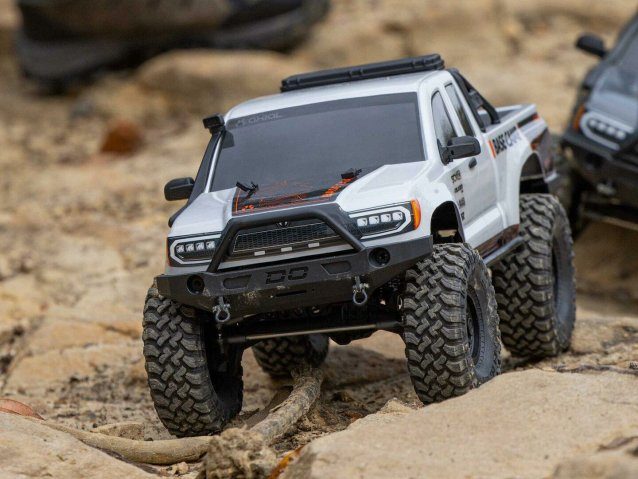 white 1/10 SCX10 III Base Camp 4X4 Rock Crawler RTR - Cars - view 20