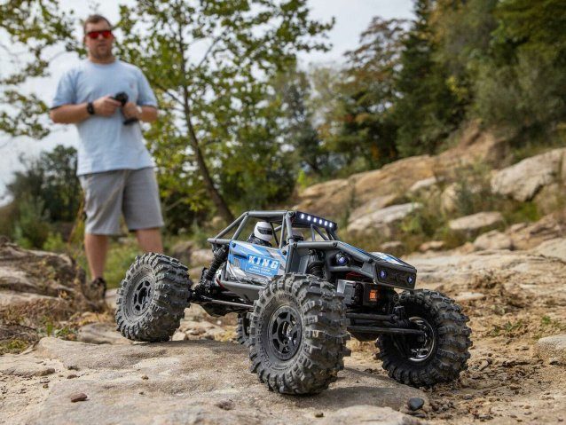blue 1/18 UTB18 Capra 4WS 4WD Trail Buggy RTR with battery and charger - Cars - view 15