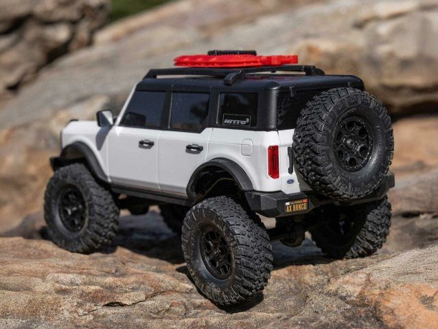 white 1/24 SCX24 Ford Bronco 4X4 RTR with battery and charger - Cars - view 13