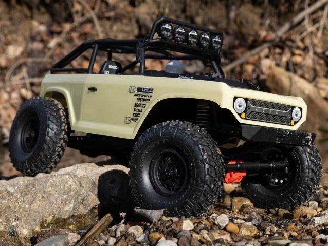 tan 1/10 SCX10 II Deadbolt 4WD RTR - Cars - view 4