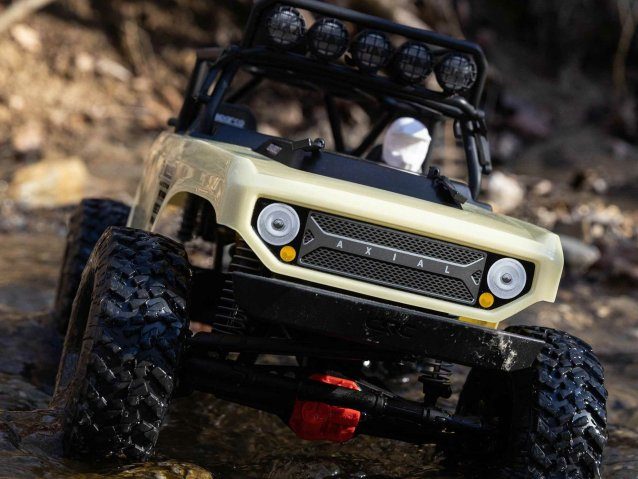 tan 1/10 SCX10 II Deadbolt 4WD RTR - Cars - view 5